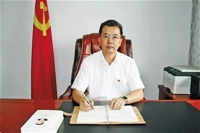 形势严峻!25小时确诊35例,额济纳旗委书记上任4个月被免职休闲区蓝鸢梦想 - Www.slyday.coM 形势严峻!25小时确诊35例,额济纳旗委书记上任4个月被免职休闲区蓝鸢梦想 - Www.slyday.coM