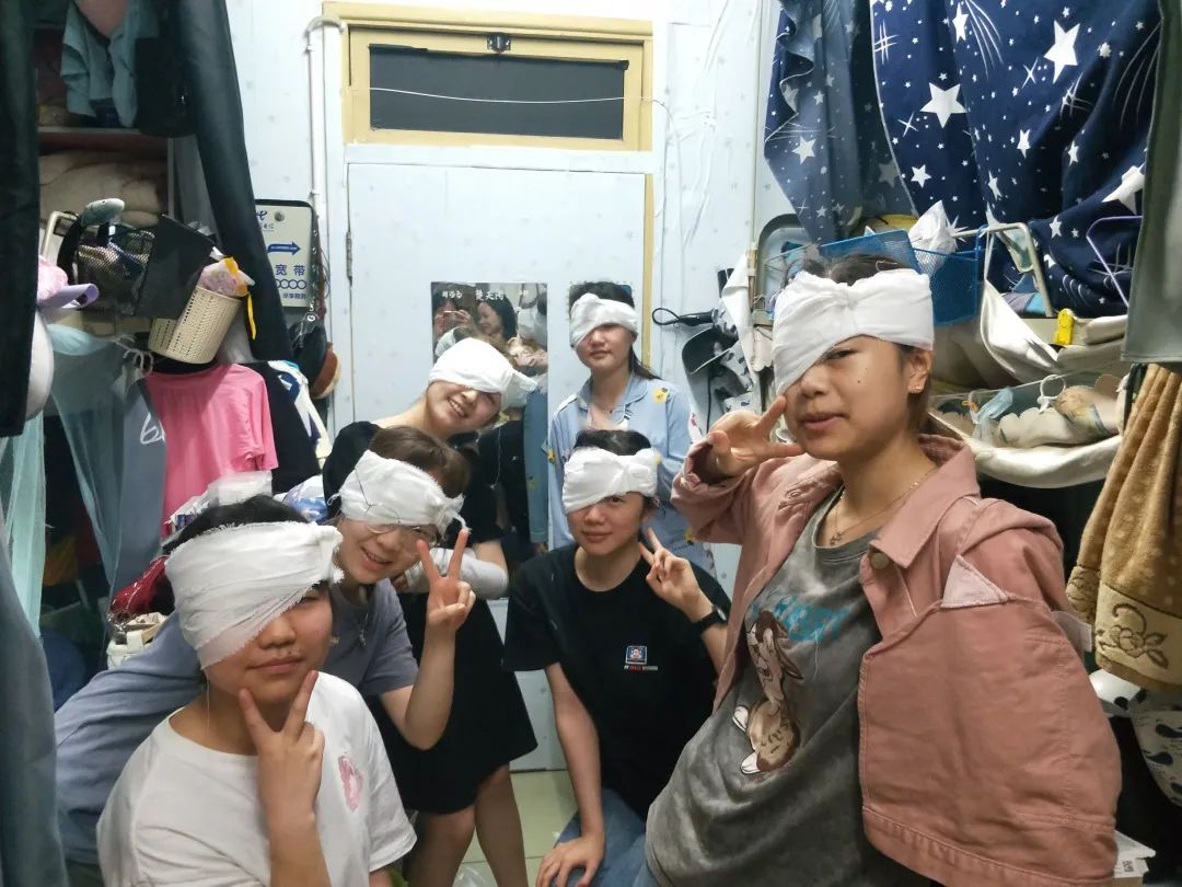 神仙友谊!川大同寝室六姐妹集体保研休闲区蓝鸢梦想 - Www.slyday.coM 神仙友谊!川大同寝室六姐妹集体保研休闲区蓝鸢梦想 - Www.slyday.coM