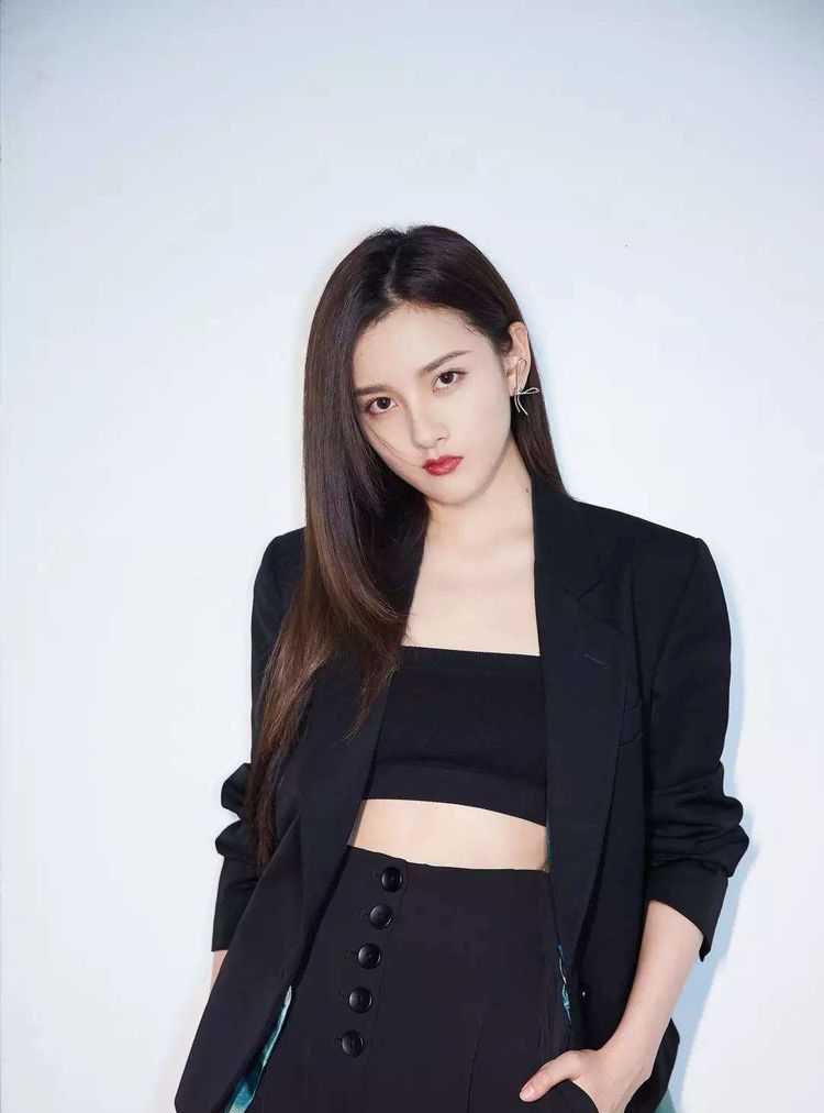 美女明星馆：宋祖儿,可爱如蜜糖!