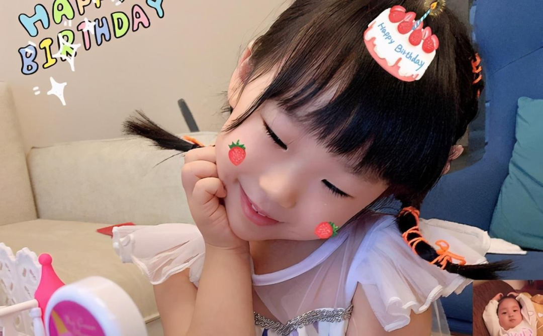 8位女比父丑的星二代，小眼睛、塌鼻梁、黑皮肤，跟爸爸不能比