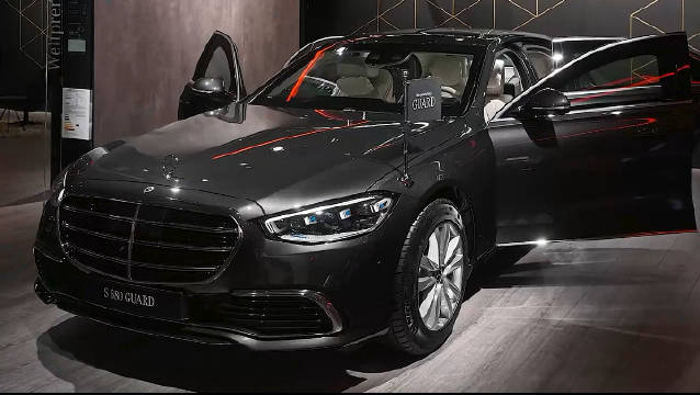 奔驰在官网上低调的发布了一组新款迈巴赫S680的官图……