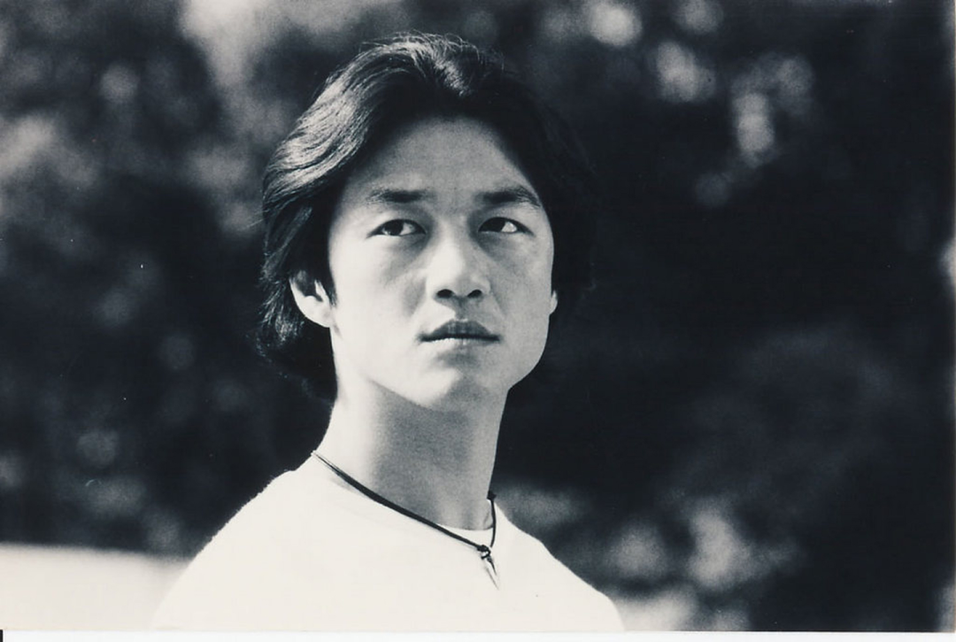 8位女比父丑的星二代，小眼睛、塌鼻梁、黑皮肤，跟爸爸不能比