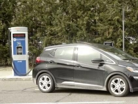 通用汽车宣布在北美部署4万个电动汽车充电桩，从明年开始