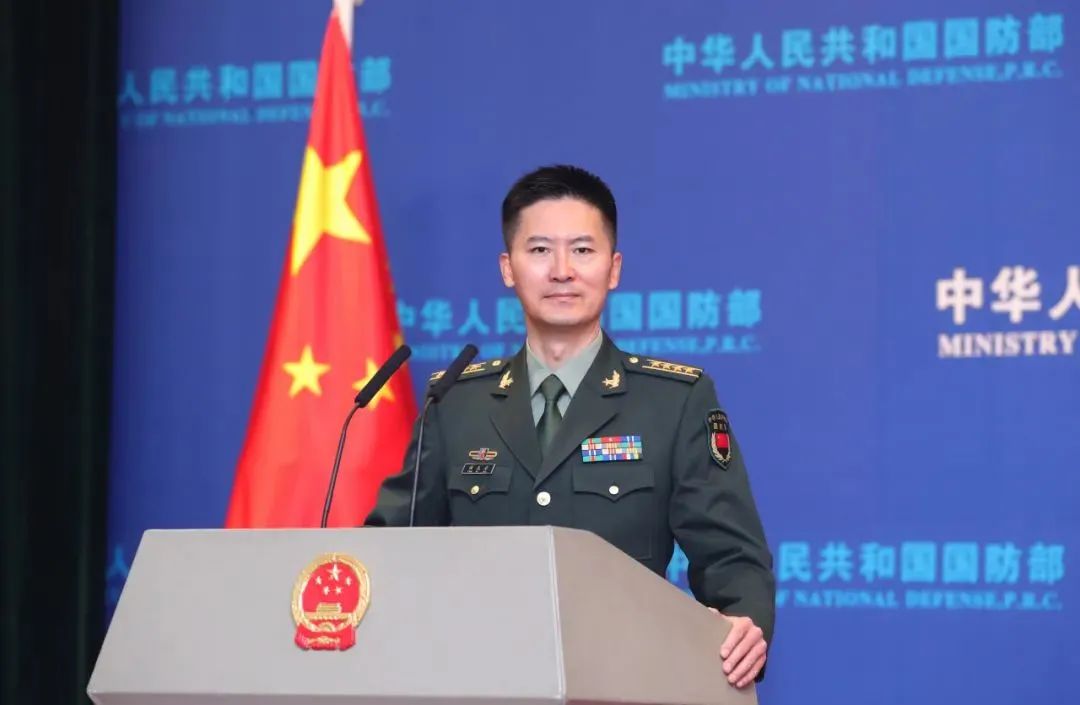10月28日下午,国防部举行例行记者会,国防部新闻局副局长,国防部新闻