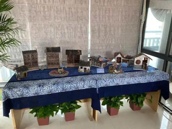 杭州一小学设“作业博物馆” 展品有十万字小说等