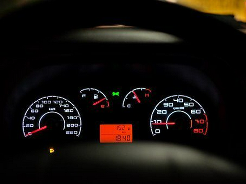 汽车保养是遵守时间还是里程？没满足其一是否能延期保养？