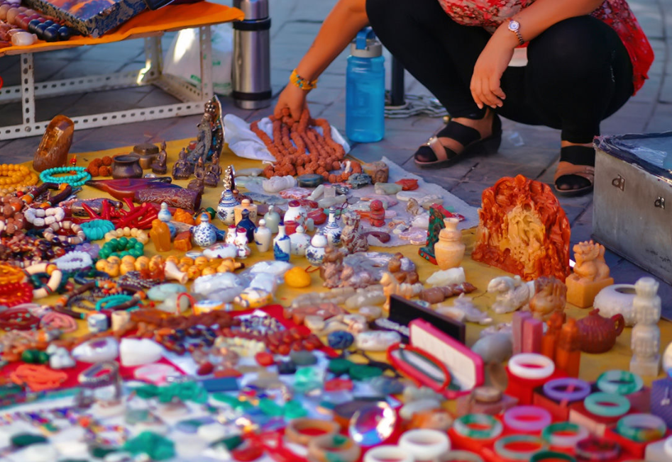 1994年男子花300元买了个石头,放厕所当灯用,专家强烈要求上交休闲区蓝鸢梦想 - Www.slyday.coM 1994年男子花300元买了个石头,放厕所当灯用,专家强烈要求上交休闲区蓝鸢梦想 - Www.slyday.coM