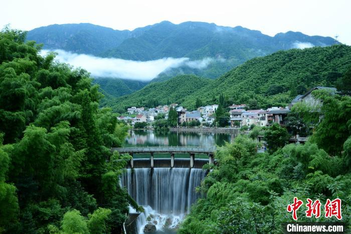 湖州的美丽乡村。&emsp;钱丽萍 摄