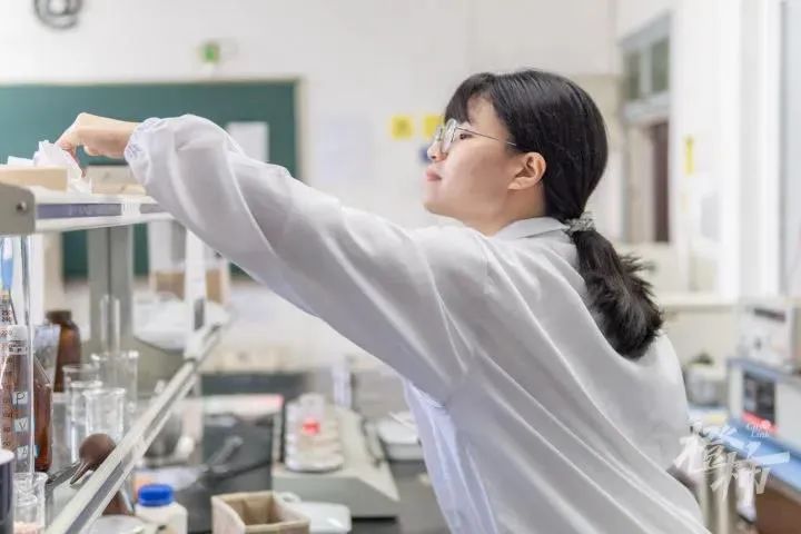 电子专业9门满分、49次满绩,保研清华!杭州学霸“补姐”霸气上热搜!网友:满级人类啊休闲区蓝鸢梦想 - Www.slyday.coM 电子专业9门满分、49次满绩,保研清华!杭州学霸“补姐”霸气上热搜!网友:满级人类啊休闲区蓝鸢梦想 - Www.slyday.coM