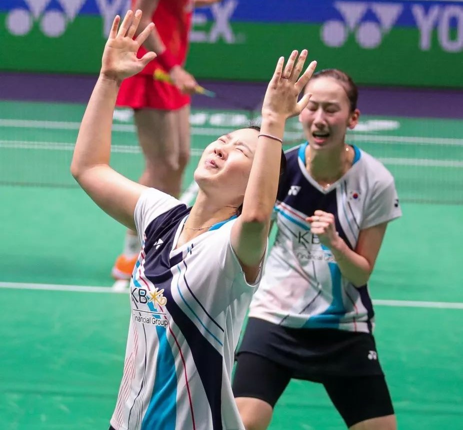 法国赛桃田贤斗半决赛伤退，日本女单包揽冠亚军，女双遭<a href=