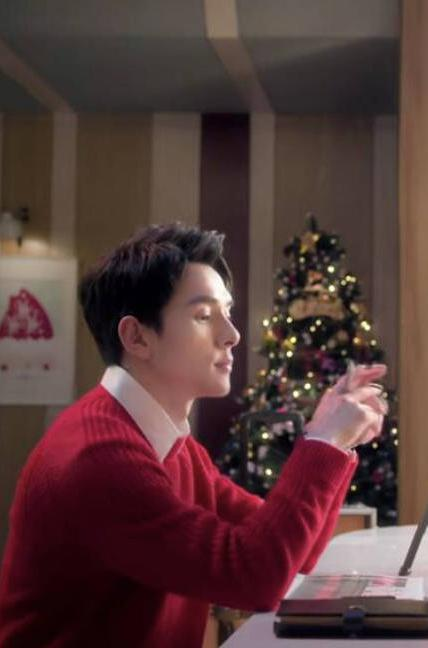 发腮比发福可怕！8位因发腮颜值暴跌的明星，对比堪比“毁容”