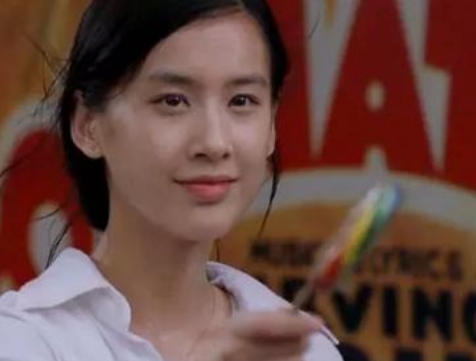 发腮比发福可怕！8位因发腮颜值暴跌的明星，对比堪比“毁容”