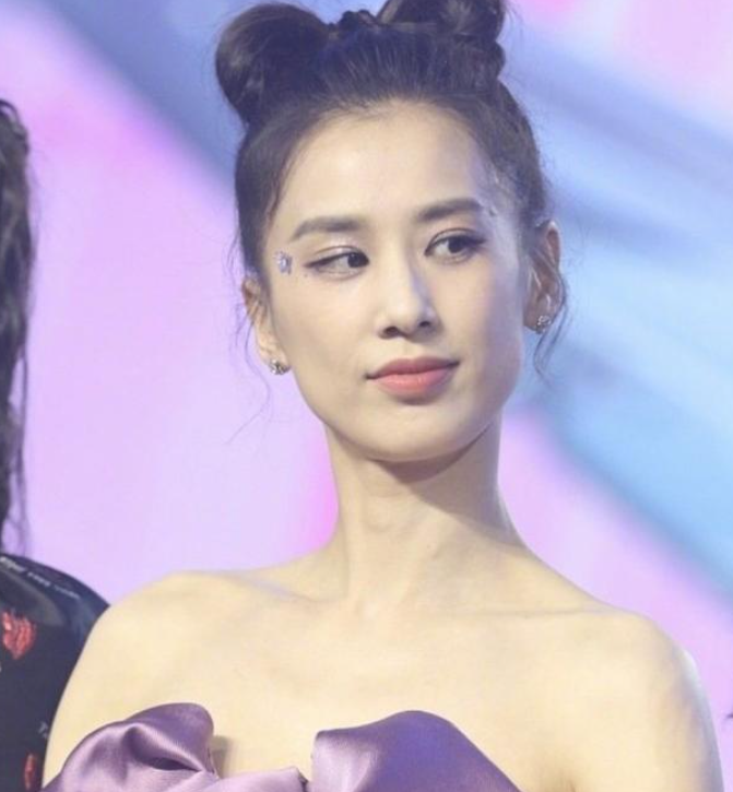 发腮比发福可怕！8位因发腮颜值暴跌的明星，对比堪比“毁容”