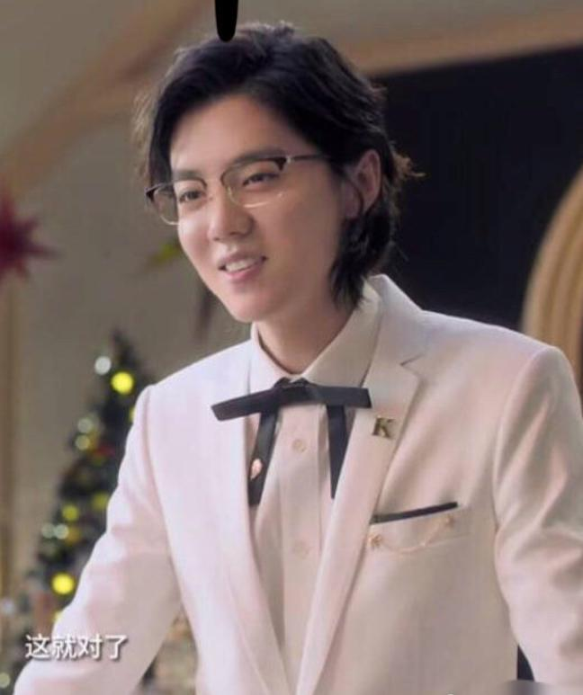 发腮比发福可怕！8位因发腮颜值暴跌的明星，对比堪比“毁容”