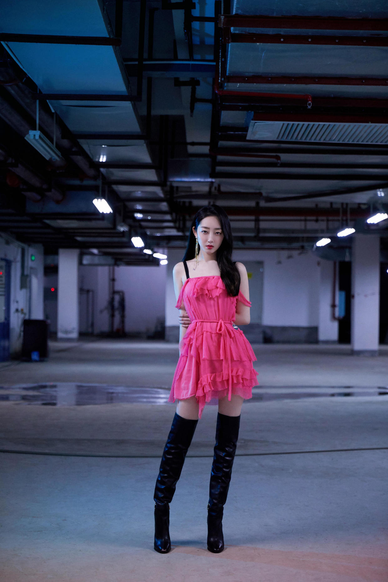 蒋梦婕的气质太高级了,穿浅绿色抹胸裙配短西装,身材不输超模! 蒋梦婕的气质太高级了,穿浅绿色抹胸裙配短西装,身材不输超模!