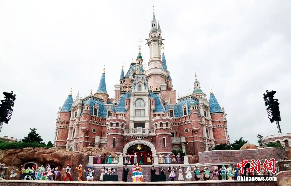 资料图:上海迪士尼乐园奇幻童话城堡.汤彦俊 摄