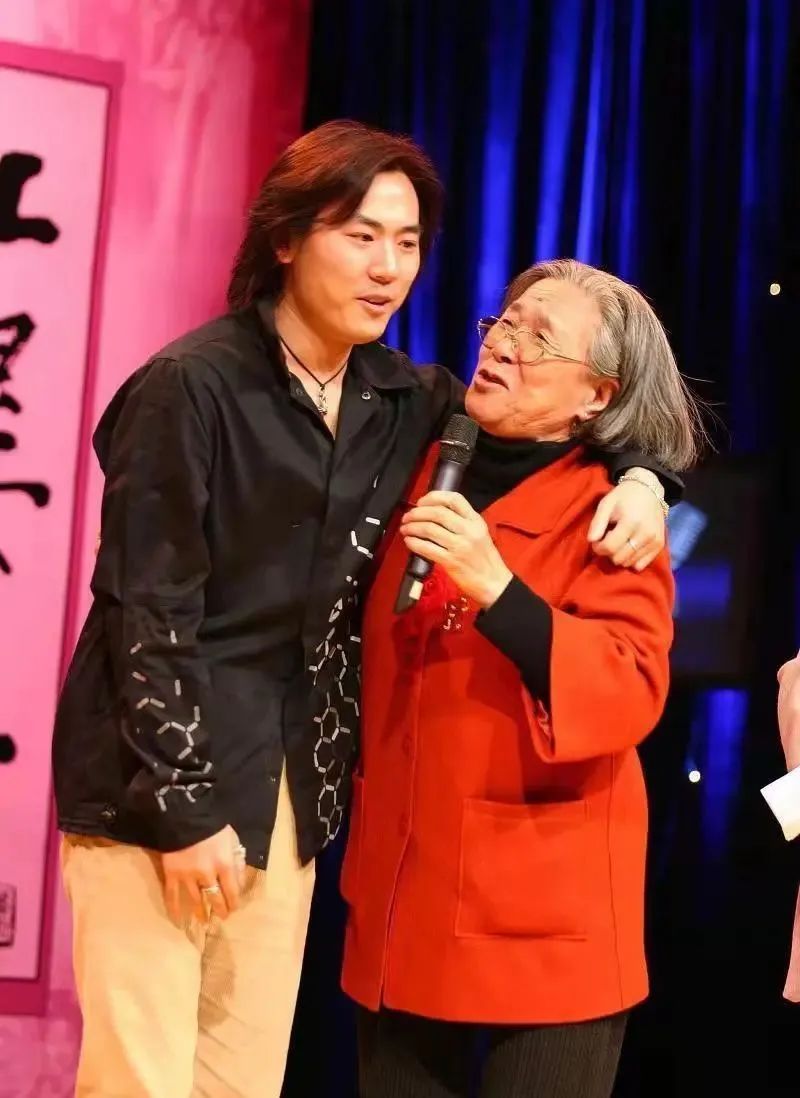 开播34年，《红楼梦》11位演员去世，4位英年早逝，最小的29岁