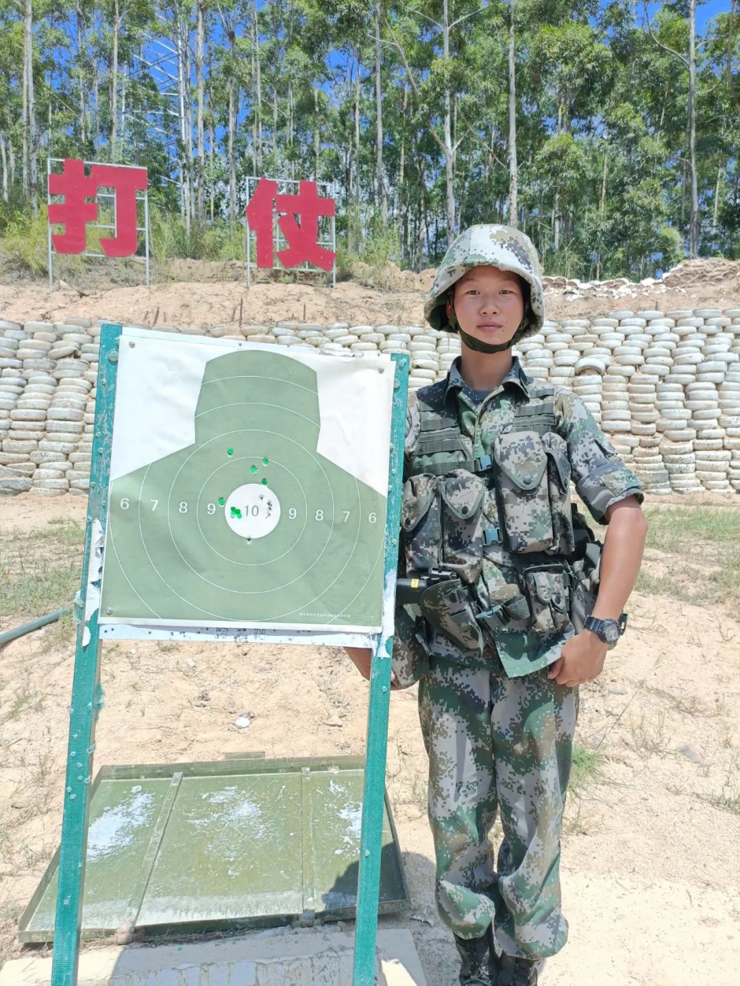 第一!00后大学生成特战女兵“神枪手”,双手让人心疼休闲区蓝鸢梦想 - Www.slyday.coM 第一!00后大学生成特战女兵“神枪手”,双手让人心疼休闲区蓝鸢梦想 - Www.slyday.coM