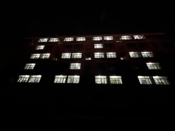 实宠!洛阳一高校“生日”,请全校近3万名学生免费吃饭休闲区蓝鸢梦想 - Www.slyday.coM 实宠!洛阳一高校“生日”,请全校近3万名学生免费吃饭休闲区蓝鸢梦想 - Www.slyday.coM