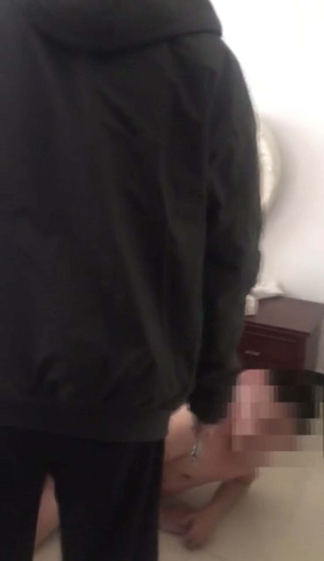 宣城:男子拉车门盗窃 被抓时竟趴床底“躲猫猫”休闲区蓝鸢梦想 - Www.slyday.coM 宣城:男子拉车门盗窃 被抓时竟趴床底“躲猫猫”休闲区蓝鸢梦想 - Www.slyday.coM