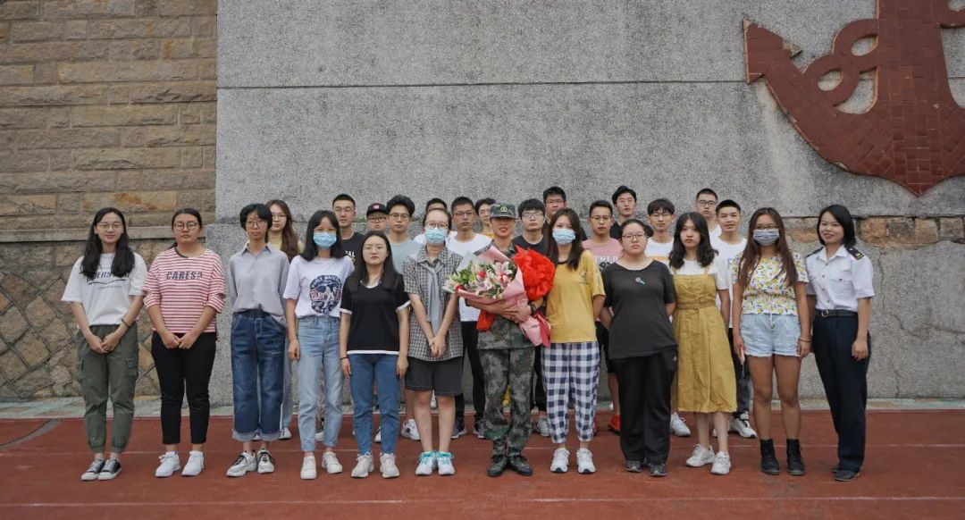 第一!00后大学生成特战女兵“神枪手”,双手让人心疼休闲区蓝鸢梦想 - Www.slyday.coM 第一!00后大学生成特战女兵“神枪手”,双手让人心疼休闲区蓝鸢梦想 - Www.slyday.coM