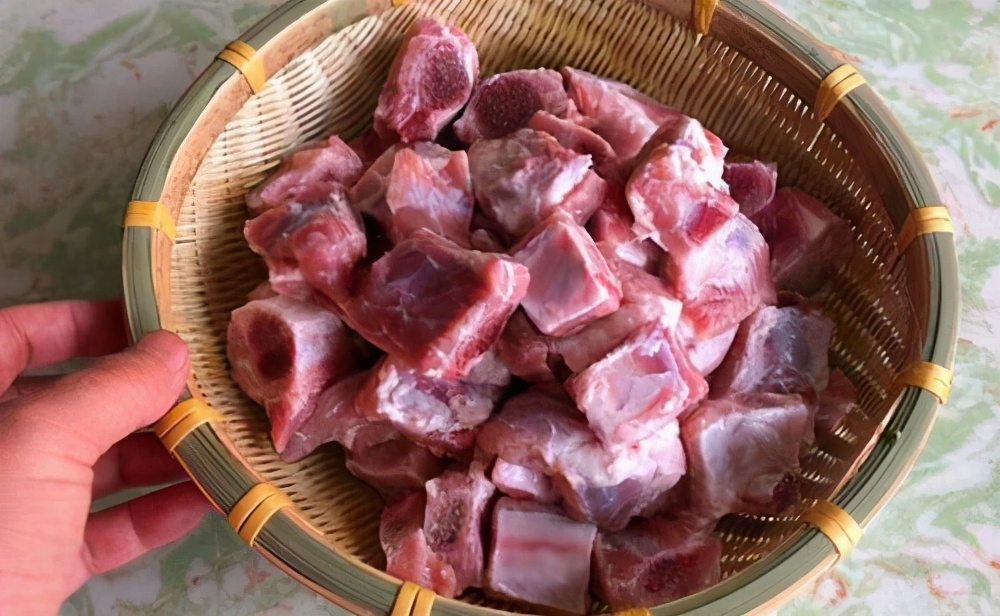 同样是排骨,“前排”和“后排”差别很大,弄懂了再买不吃亏 同样是排骨,“前排”和“后排”差别很大,弄懂了再买不吃亏