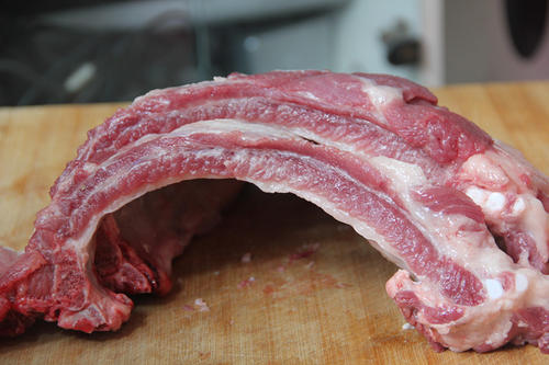 同样是排骨,“前排”和“后排”差别很大,弄懂了再买不吃亏 同样是排骨,“前排”和“后排”差别很大,弄懂了再买不吃亏