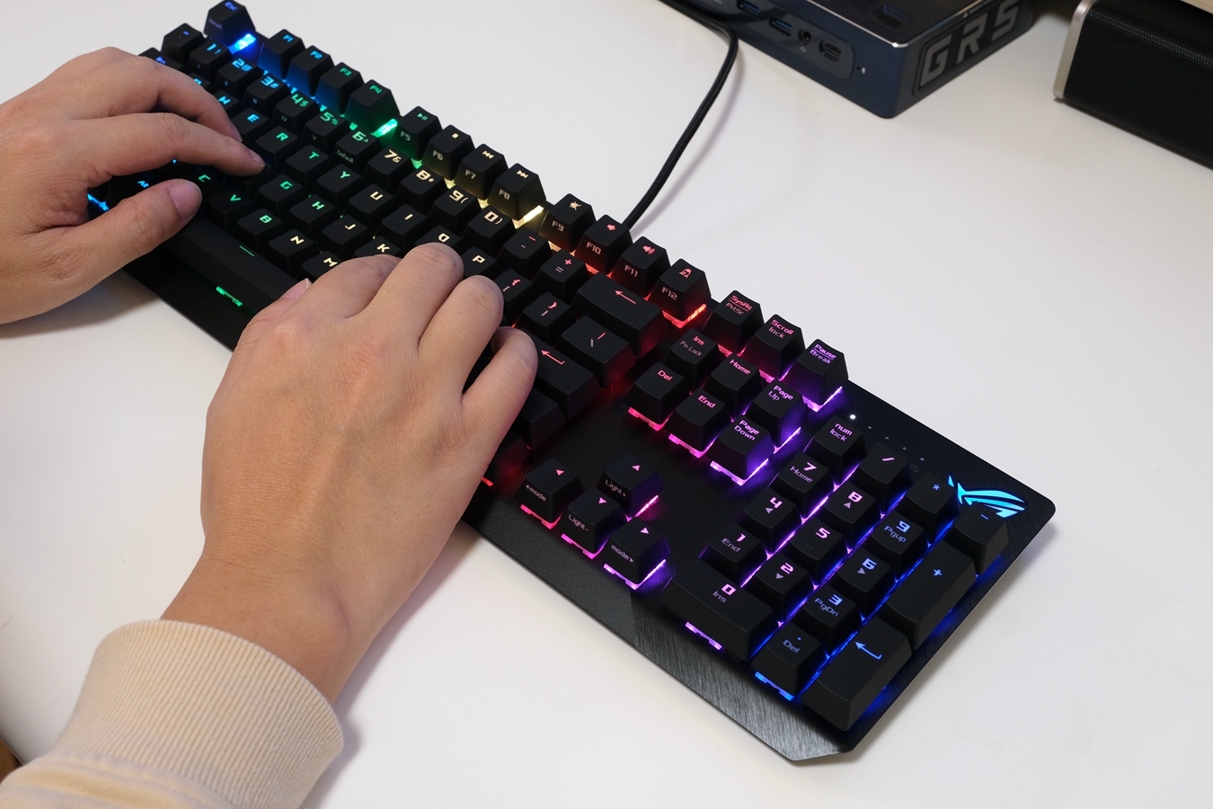 机械键盘轴体测评 6eda-6eed5c53c2306ffc6c9d518d99d97aa4.jpg