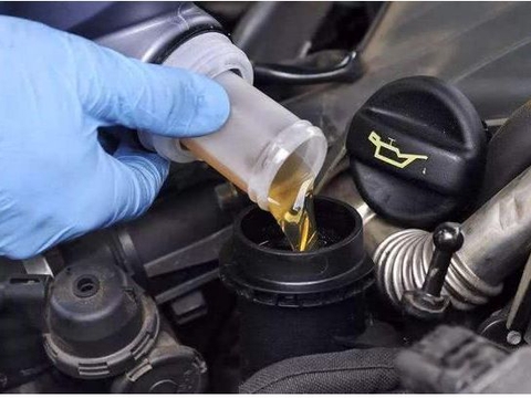 汽车开了8万公里，这几个零件赶紧换，车坏了就晚了