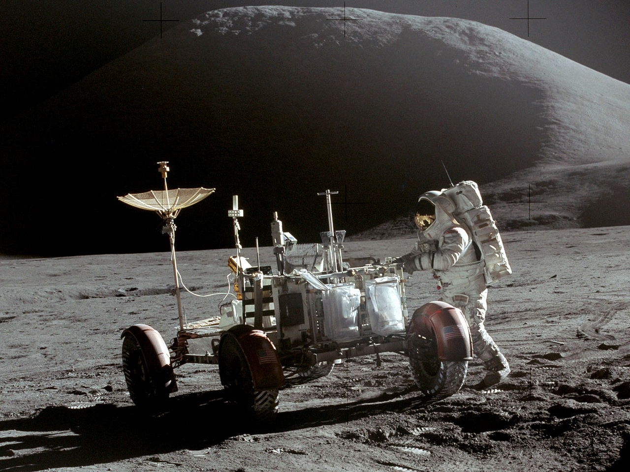 由阿波罗16号的宇航员在月表高地笛卡尔环形山附近找到