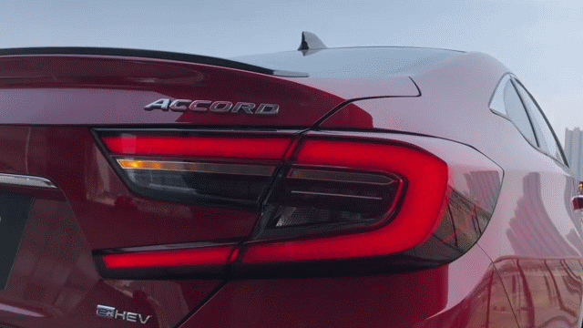 20万中级车,雅阁对比迈腾,怎么选才好?