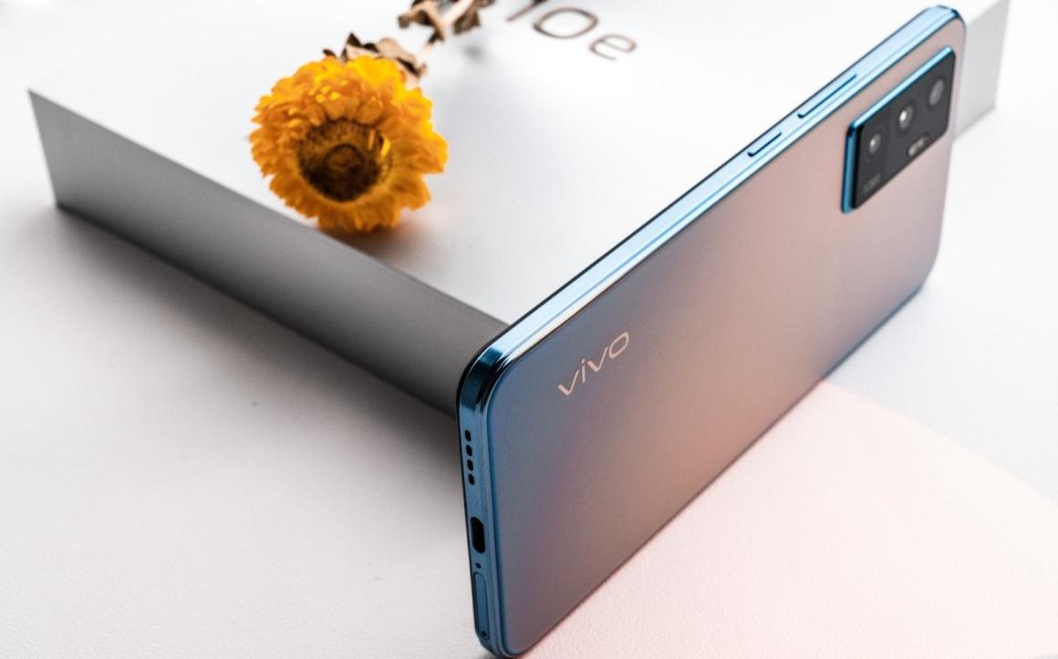 vivos10e图片,s10e图片 被vivos10e的外观所吸引其实自拍才是它的重头戏