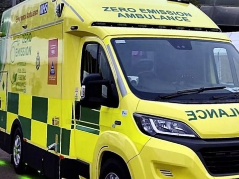 氢动力救护车在伦敦测试前驶入格拉斯哥进行展示