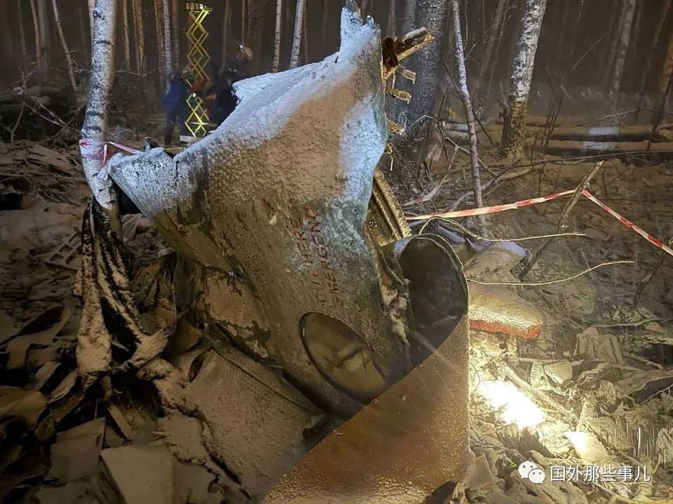 一架飞机在<a href=