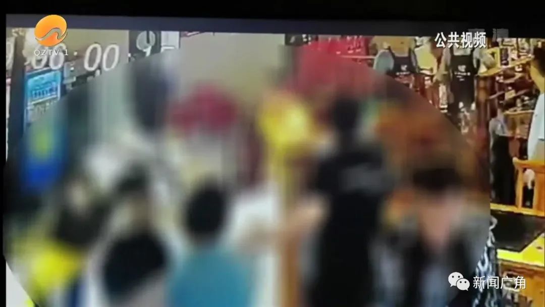 石狮一家餐馆内,为了抢厕所,两桌人大打出手休闲区蓝鸢梦想 - Www.slyday.coM 石狮一家餐馆内,为了抢厕所,两桌人大打出手休闲区蓝鸢梦想 - Www.slyday.coM