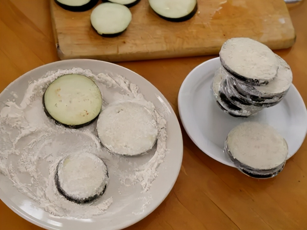 80岁老奶奶教我茄子新做法，不炒不炖不过油，端上桌家人抢着吃