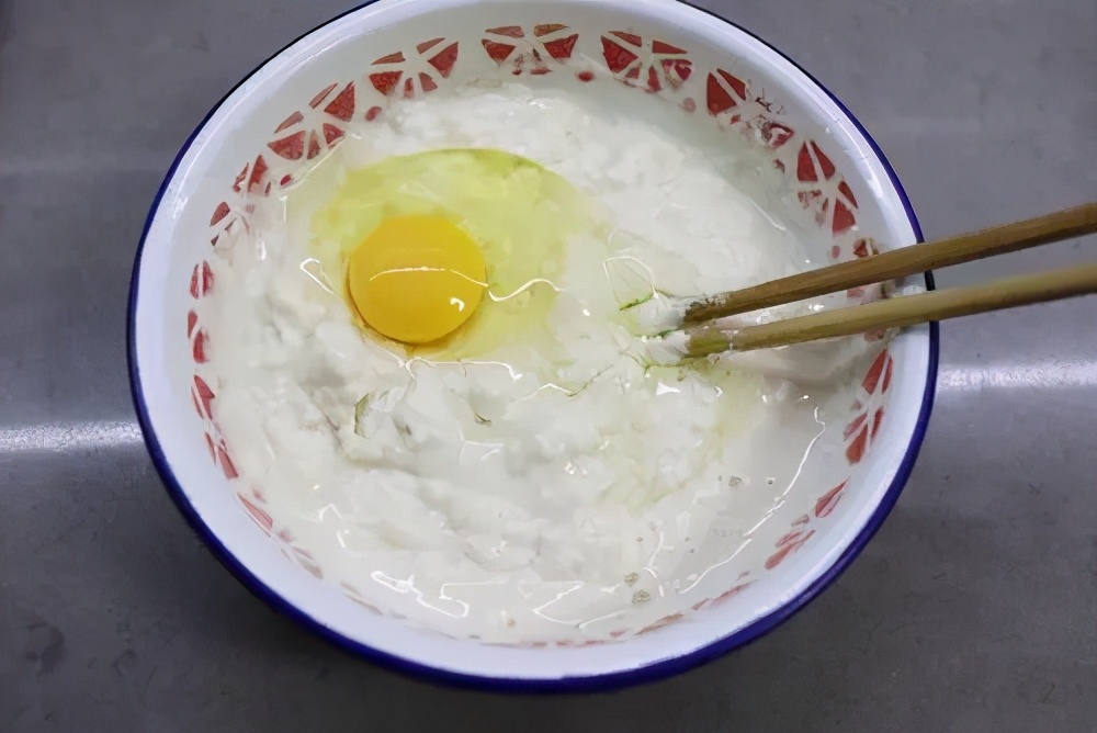 80岁老奶奶教我茄子新做法，不炒不炖不过油，端上桌家人抢着吃