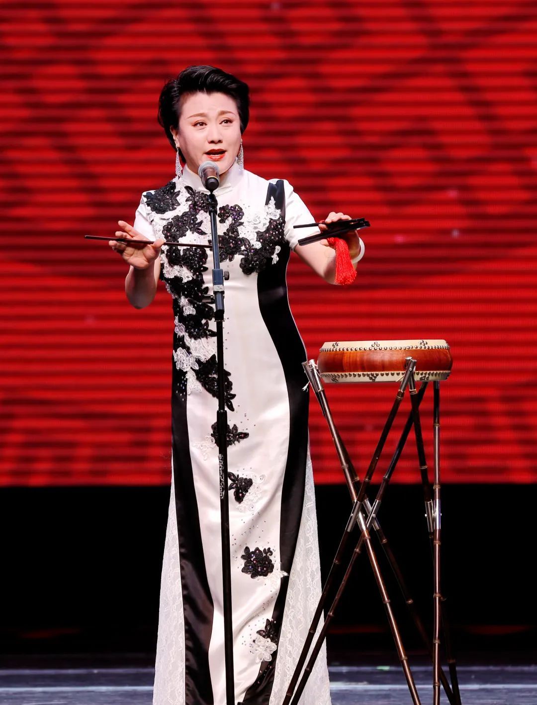06评书《灞桥挑袍》表演者:娄荣俊07评书《岳云锤震金蝉子》表演者:刘