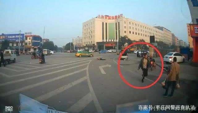 男子街头持刀行凶,被过路司机开车撞倒制服!警方通报休闲区蓝鸢梦想 - Www.slyday.coM 男子街头持刀行凶,被过路司机开车撞倒制服!警方通报休闲区蓝鸢梦想 - Www.slyday.coM