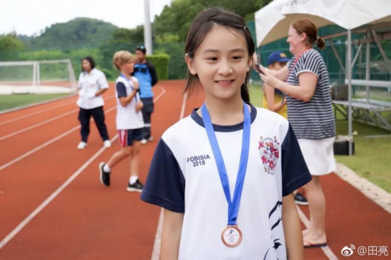 《爸爸去哪儿》的12个女娃,8年后现状曝光、变化惊人,我发现了一个秘密……休闲区蓝鸢梦想 - Www.slyday.coM 《爸爸去哪儿》的12个女娃,8年后现状曝光、变化惊人,我发现了一个秘密……休闲区蓝鸢梦想 - Www.slyday.coM