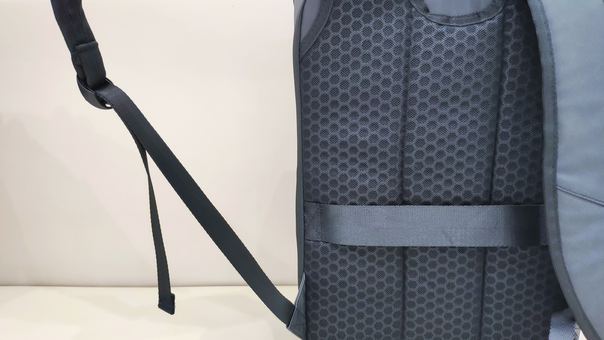 品牌包包大容量有隔层 c0c3-07fc859bdb5d82673bab9b3504432cfc.jpg