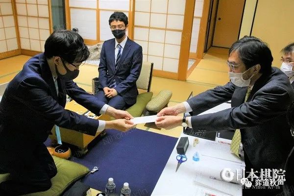 卫冕名人 大三冠依然属于井山一个人 <a href=
