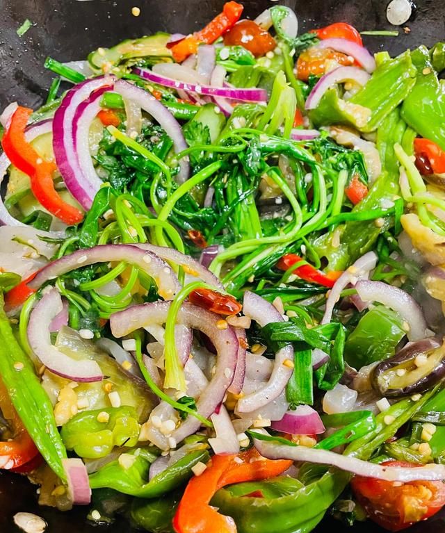 炒长菜——妈妈的创意菜,一盘吃足12种食材,零难度花样蔬菜做法
