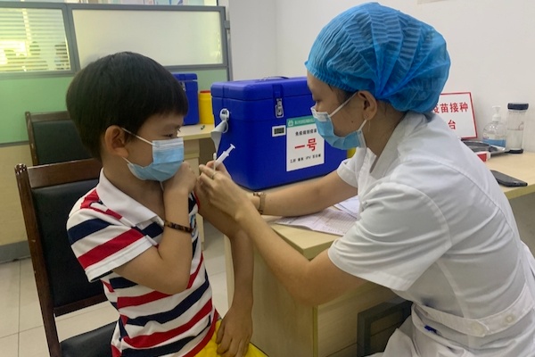 民生热点海口市龙华区周末不打烊全力服务311岁儿童接种新冠疫苗
