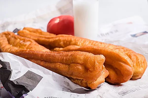 油条口感酥软是因为加了“洗衣粉”,是真的吗?油条到底能不能吃休闲区蓝鸢梦想 - Www.slyday.coM 油条口感酥软是因为加了“洗衣粉”,是真的吗?油条到底能不能吃休闲区蓝鸢梦想 - Www.slyday.coM