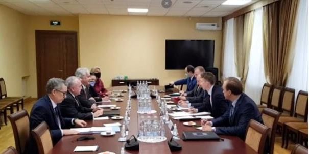 俄美关系又有新动向!中情局局长突然密访<a href=