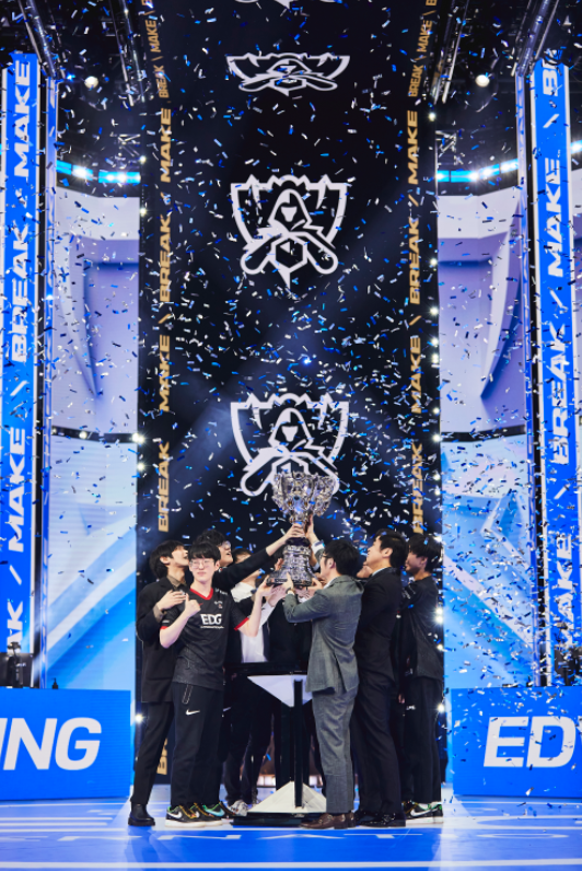 解惑休闲区蓝鸢梦想 - Www.slyday.coM 解惑休闲区蓝鸢梦想 - Www.slyday.coM