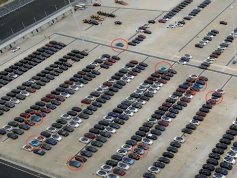 醒目！特斯拉上海工厂现多款新颜色车型