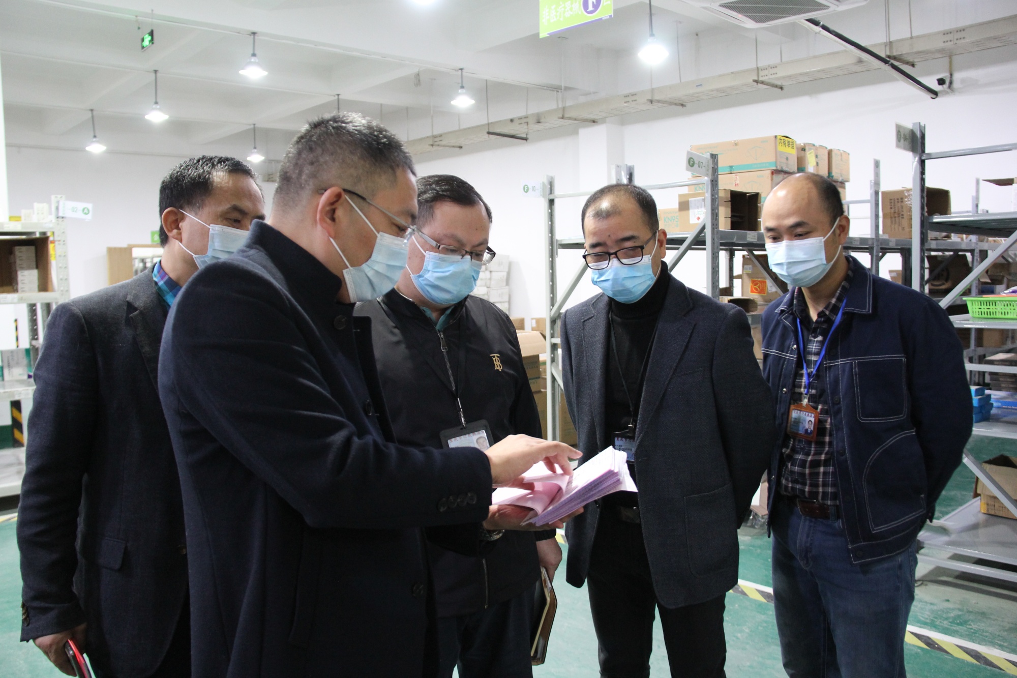 医流巴巴调研(央广网发 南岸区市场监管局供图)