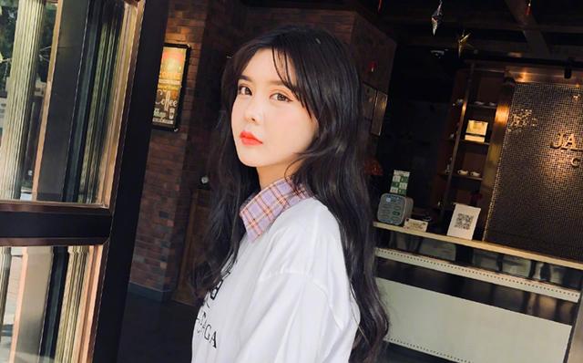 榜一大哥未必都是有钱人,想靠大哥飞上枝头的网红女主播,醒醒吧休闲区蓝鸢梦想 - Www.slyday.coM 榜一大哥未必都是有钱人,想靠大哥飞上枝头的网红女主播,醒醒吧休闲区蓝鸢梦想 - Www.slyday.coM